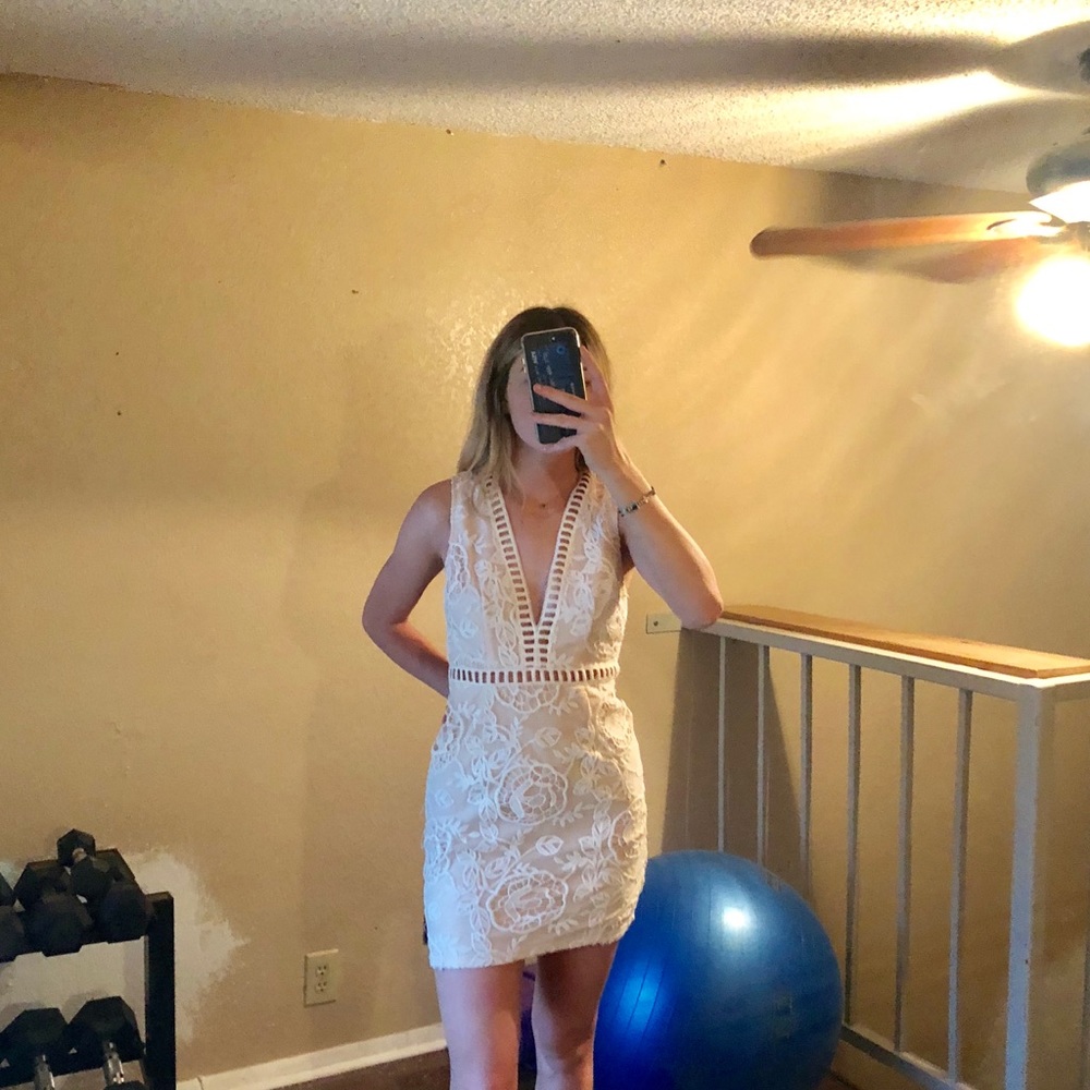 Super cute lace dress!